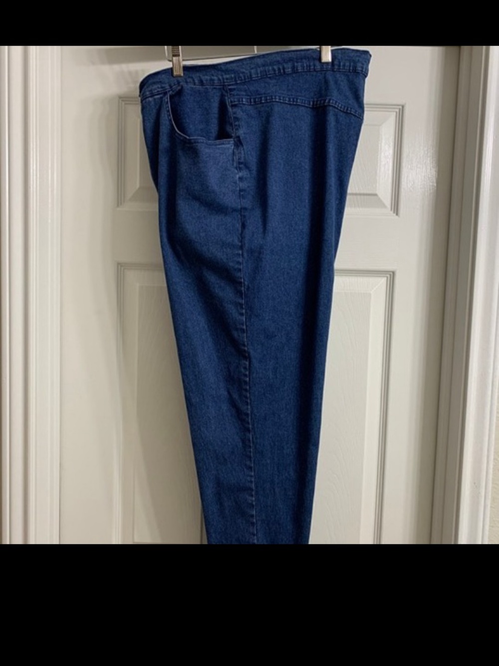 Women’s blue jeans size 20
